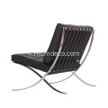 Black Leather Knoll Barcelona Chair na may Ottoman.